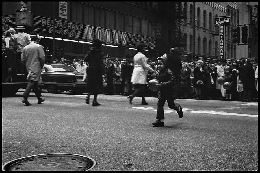 chicago parade - black and white photo