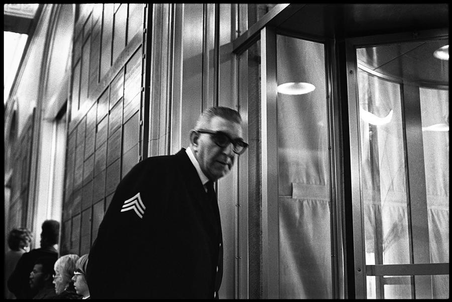 street portraits - black and white photo