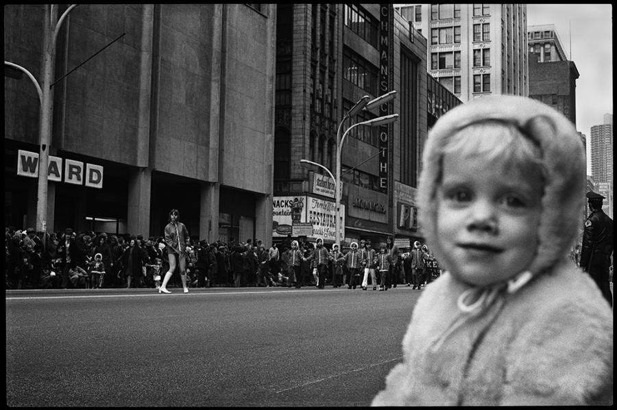 chicago parade - black and white photo