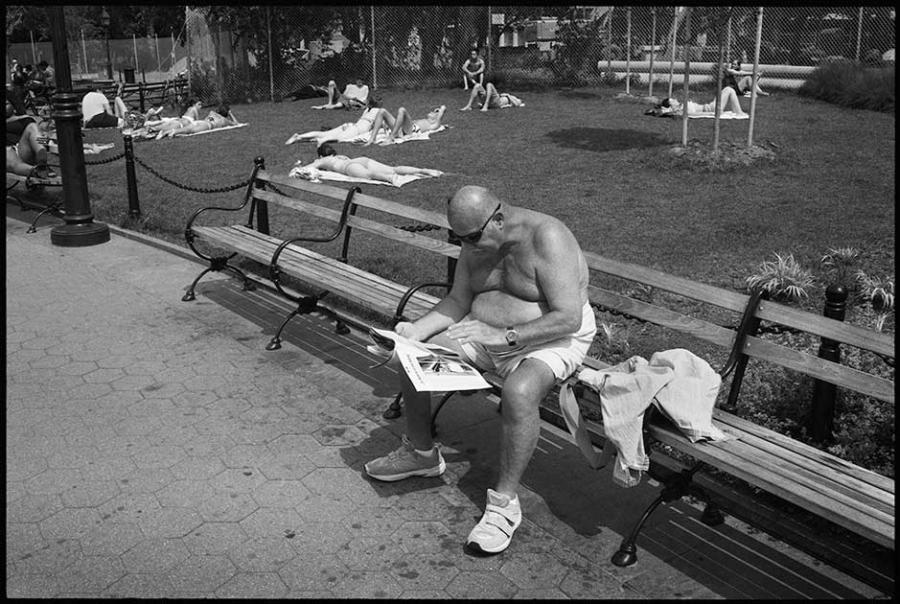 washington square park - black and white photo