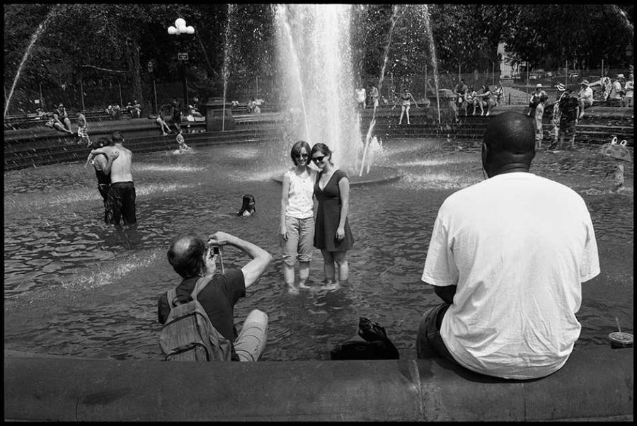 washington square park - black and white photo