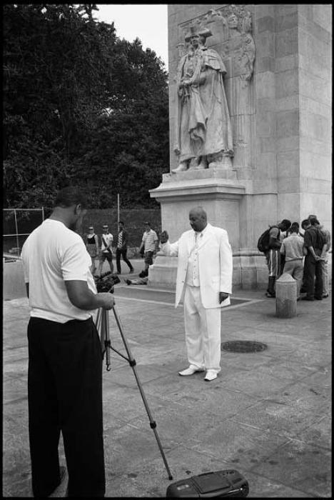 washington square park - black and white photo