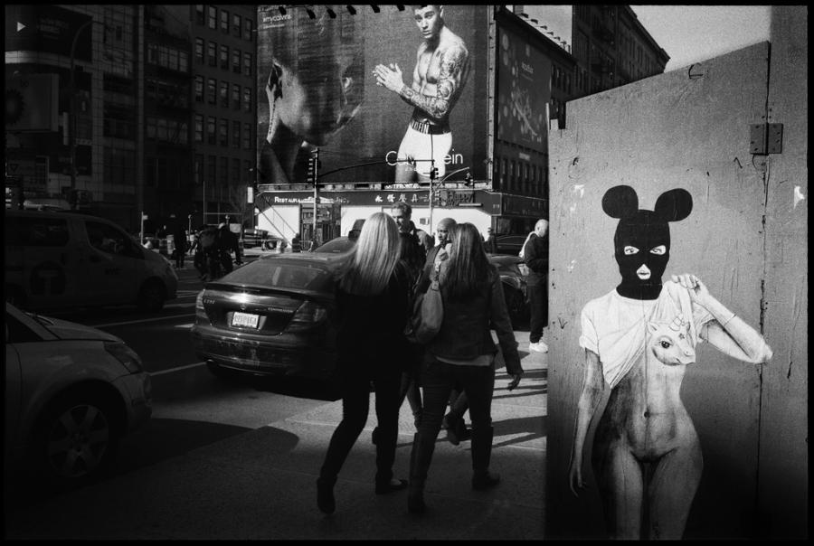 noho - black and white photo