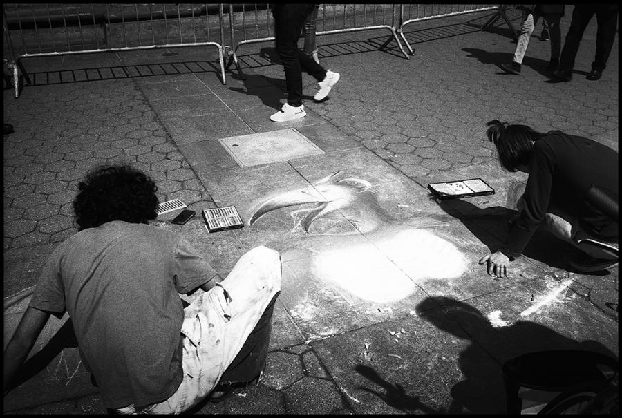 washington square park - black and white photo