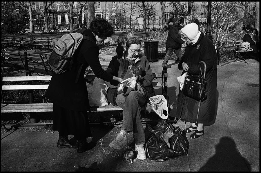 washington square park - black and white photo